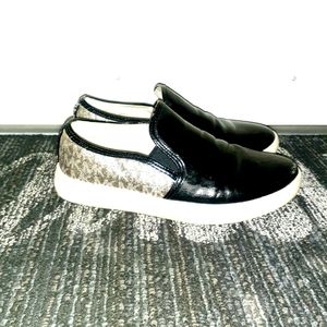 Youth size shoes Michael Kors